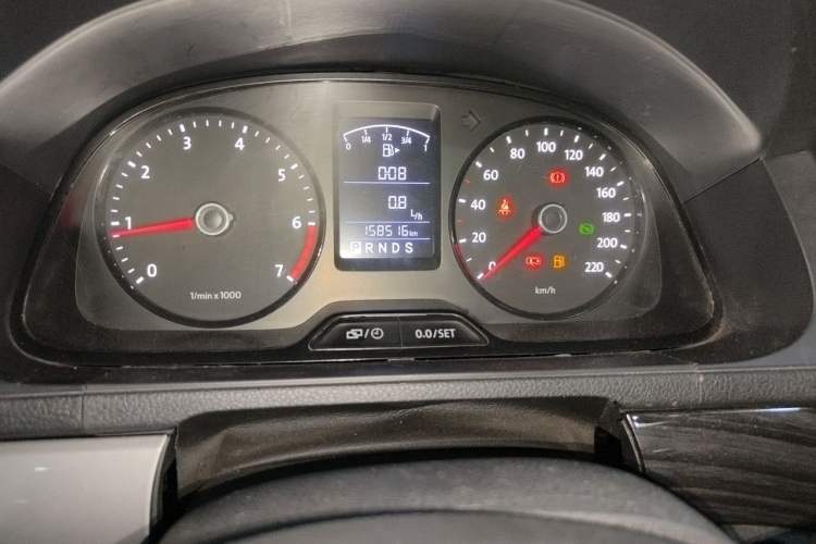 Used Volkswagen Lavida 2013 Revised Classic 1.6L Automatic Fashion Edition Odometer Close Up