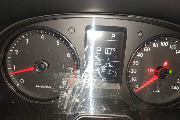 Used Volkswagen Lavida 2013 Revised Version 1.4 TSI DSG Comfort Edition Odometer Close Up