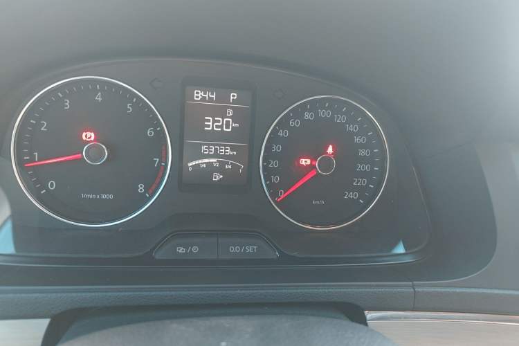 Used Volkswagen Lavida 2013 Restyled Classic 1.6L Automatic Comfort Edition Odometer Close Up