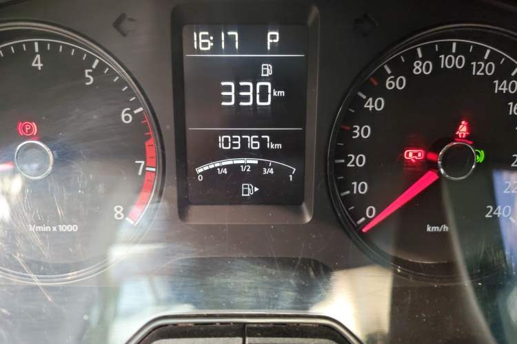 Used Volkswagen Lavida 2013 Revised Classic 1.6L Automatic Fashion Edition Odometer Close Up