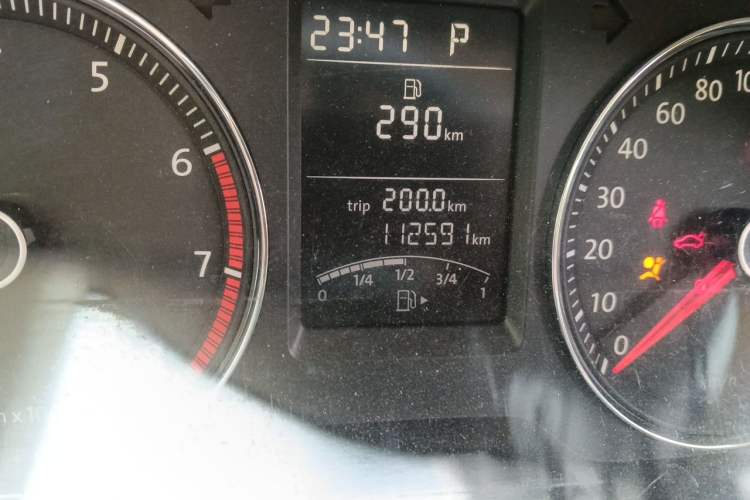 Used Volkswagen Lavida 2013 1.4TSI DSG Luxury Edition Odometer Close Up