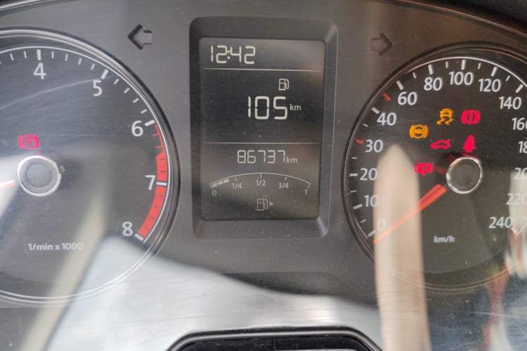 Used Volkswagen Lavida 2013 Revised Classic 1.6L Manual Fashion Edition Odometer Close Up