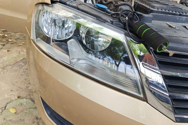 Used Volkswagen Lavida 2013 Revised Classic 1.6L Automatic Fashion Edition Right Front Headlight