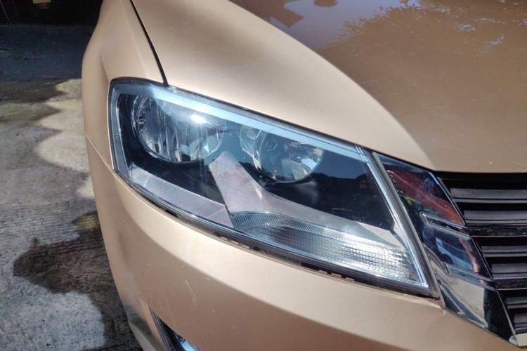 Used Volkswagen Lavida 2013 1.4TSI Manual Comfort Edition Right Front Headlight