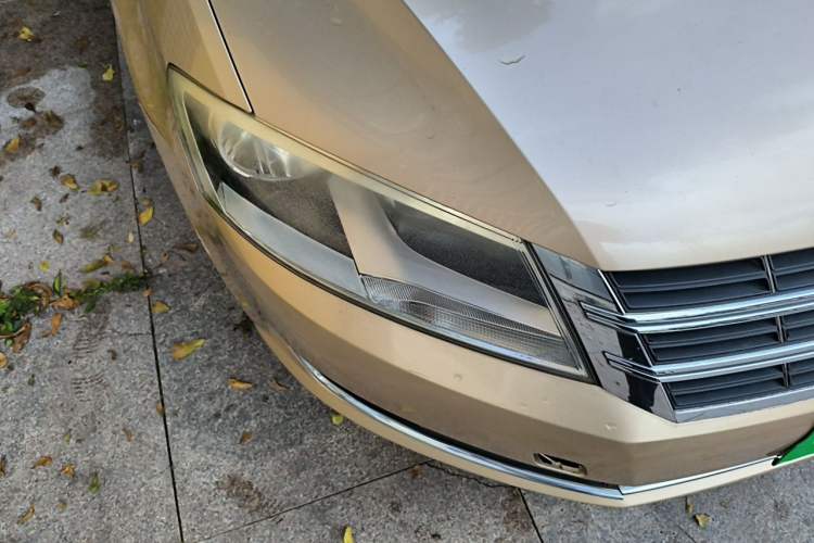Used Volkswagen Lavida 2013 1.4 TSI DSG Luxury Navigation Edition Right Front Headlight