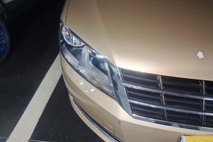 Used Volkswagen Lavida 2013 Restyled Classic 1.6L Manual Comfort Edition Right Front Headlight