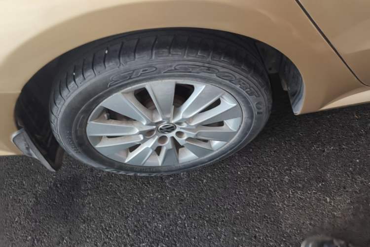 Used Volkswagen Lavida 2013 Restyled Classic 1.6L Automatic Comfort Edition Right Rear Wheel Hub