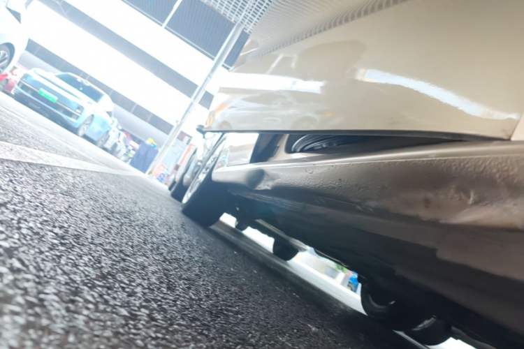 Used Volkswagen Lavida 2013 Restyled Classic 1.6L Automatic Comfort Edition Right Side Sill