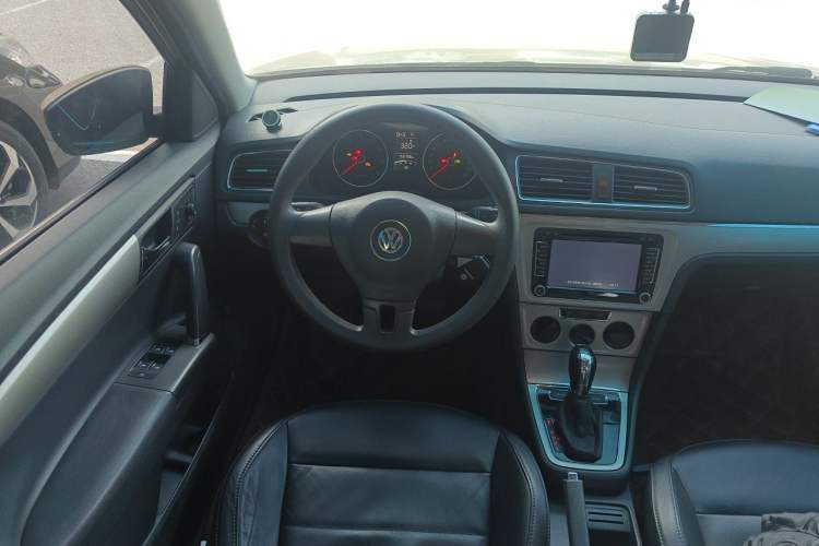 Used Volkswagen Lavida 2013 Restyled Classic 1.6L Automatic Comfort Edition Steering Wheel