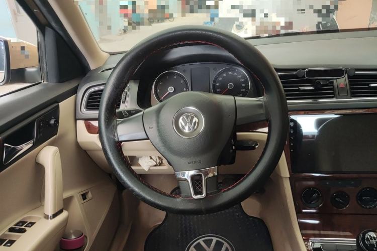Used Volkswagen Lavida 2013 1.6L Manual Fashion Edition Steering Wheel