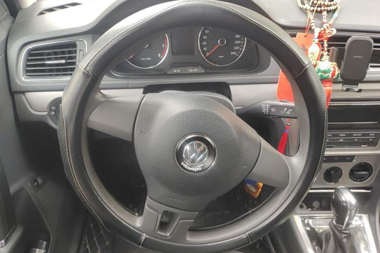 Used Volkswagen Lavida 2013 Restyled Classic 1.6L Automatic Comfort Edition Steering Wheel