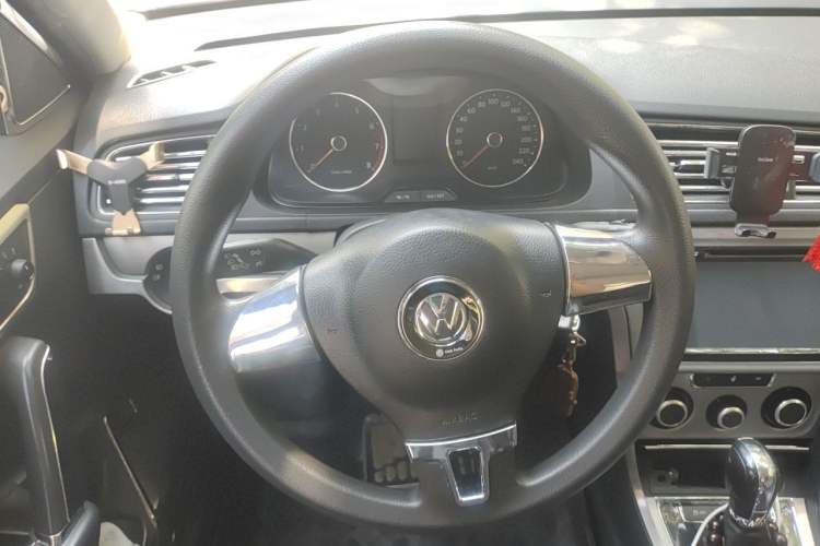 Used Volkswagen Lavida 2013 Restyled Classic 1.6L Automatic Comfort Edition Steering Wheel