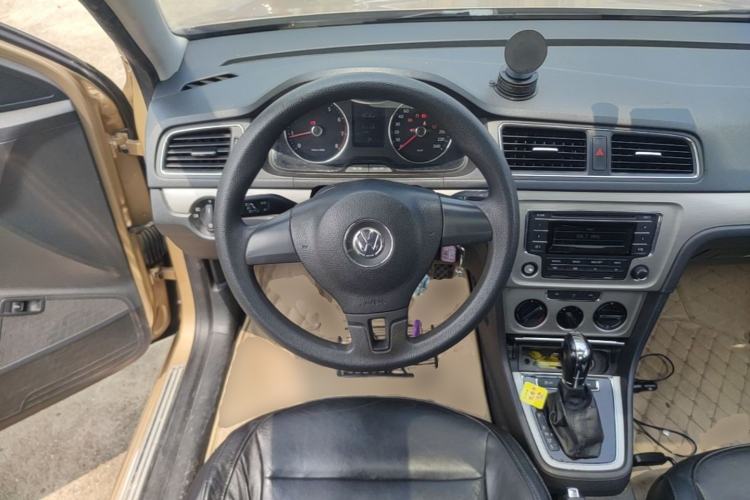 Used Volkswagen Lavida 2013 1.4TSI DSG Comfort Edition Steering Wheel
