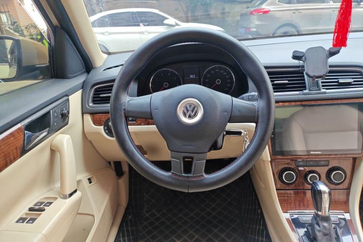 Used Volkswagen Lavida 2013 Classic 1.6L Automatic Fashion Edition Steering Wheel