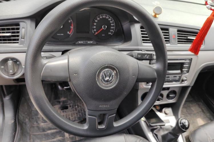 Used Volkswagen Lavida 2013 Revised Classic 1.6L Manual Fashion Edition Steering Wheel
