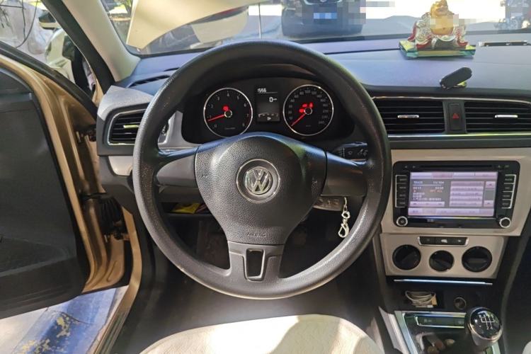 Used Volkswagen Lavida 2013 Revised Version 1.4 TSI Manual Comfort Edition Steering Wheel