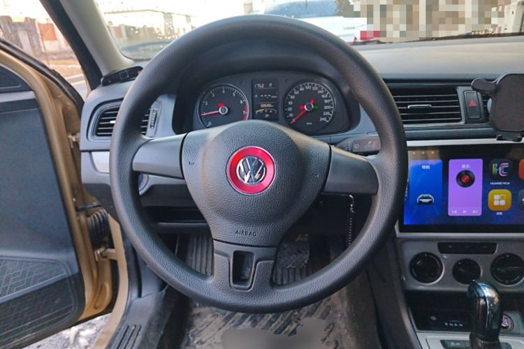 Used Volkswagen Lavida 2013 Revised Classic 1.6L Automatic Fashion Edition Steering Wheel