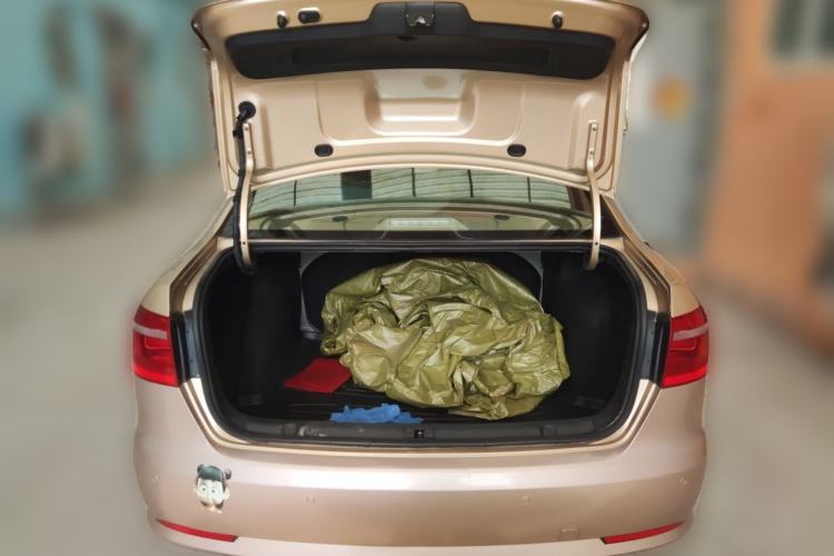 Used Volkswagen Lavida 2013 1.6L Manual Fashion Edition Trunk