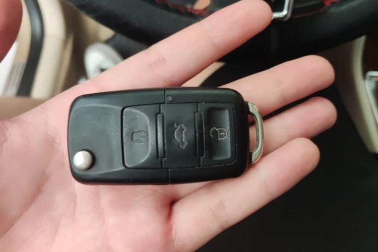 Used Volkswagen Lavida 2013 1.6L Manual Fashion Edition Vehicle Key