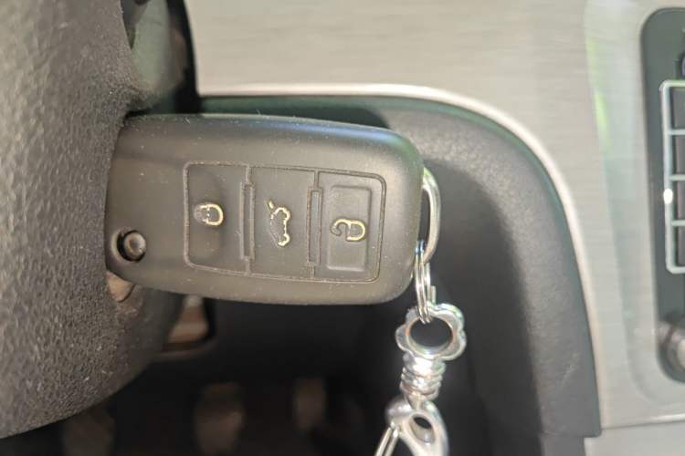 Used Volkswagen Lavida 2013 Revised Version 1.4 TSI Manual Comfort Edition Vehicle Key