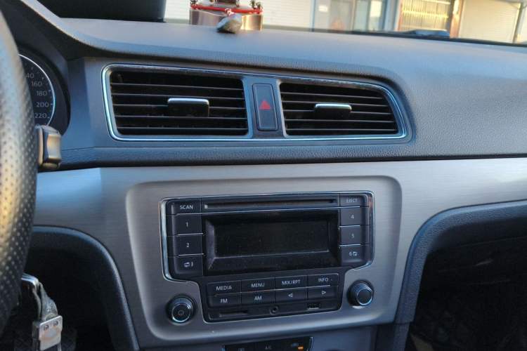 Used Volkswagen Lavida 2014 1.4TSI DSG 30th Anniversary Edition Audio And AC Panel