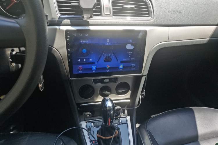 Used Volkswagen Lavida 2014 1.4TSI DSG 30th Anniversary Edition Audio And AC Panel