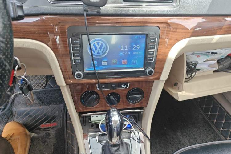 Used Volkswagen Lavida 2014 1.4TSI DSG 30th Anniversary Edition Audio And AC Panel