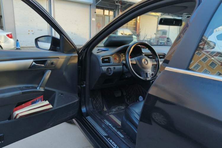 Used Volkswagen Lavida 2014 1.4TSI DSG 30th Anniversary Edition Driver Seat