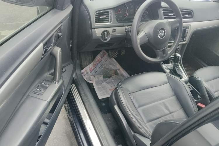 Used Volkswagen Lavida 2014 1.4TSI DSG 30th Anniversary Edition Driver Seat