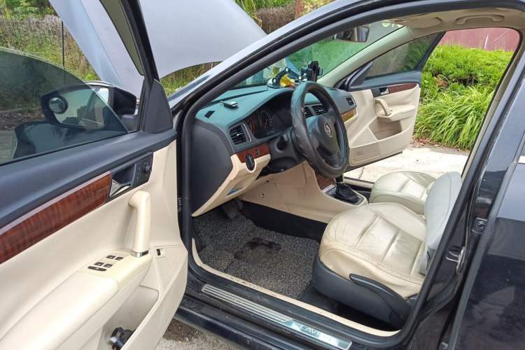 Used Volkswagen Lavida 2014 1.6L Automatic Sport Edition Driver Seat