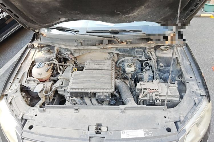 Used Volkswagen Lavida 2014 1.6L Automatic Sport Edition Engine Bay