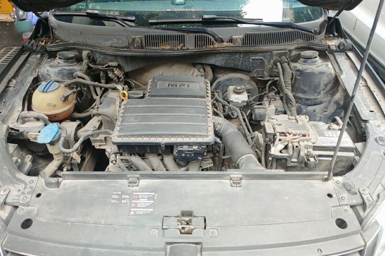 Used Volkswagen Lavida 2014 1.6L Automatic Sport Edition Engine Bay