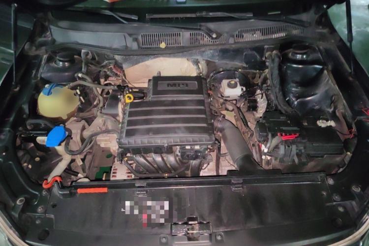 Used Volkswagen Lavida 2014 1.6L Automatic Sport Edition Engine Bay
