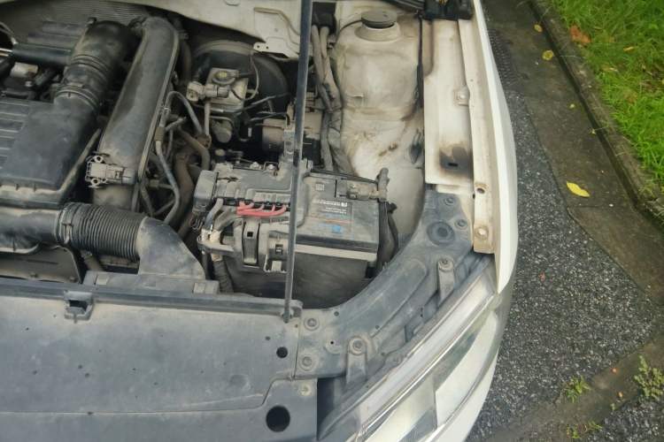 Used Volkswagen Lavida 2014 1.4TSI DSG 30th Anniversary Edition Engine Bay Left