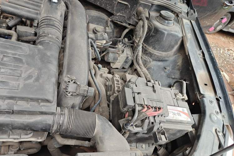 Used Volkswagen Lavida 2014 1.4TSI DSG 30th Anniversary Edition Engine Bay Left