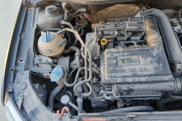 Used Volkswagen Lavida 2014 1.4TSI DSG 30th Anniversary Edition Engine Bay Right