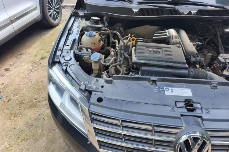 Used Volkswagen Lavida 2014 1.4TSI DSG 30th Anniversary Edition Engine Bay Right