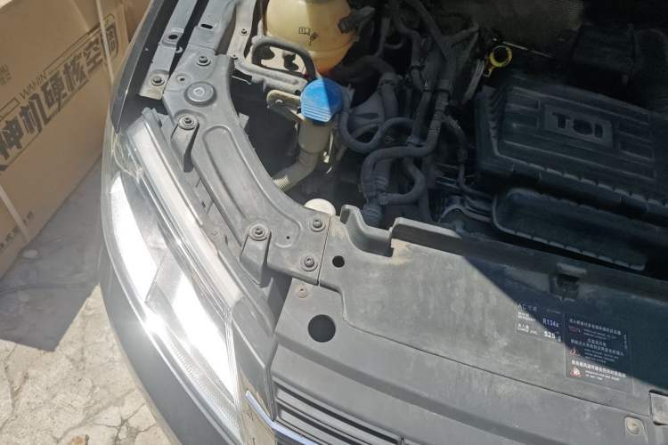 Used Volkswagen Lavida 2014 1.4TSI DSG 30th Anniversary Edition Engine Bay Right