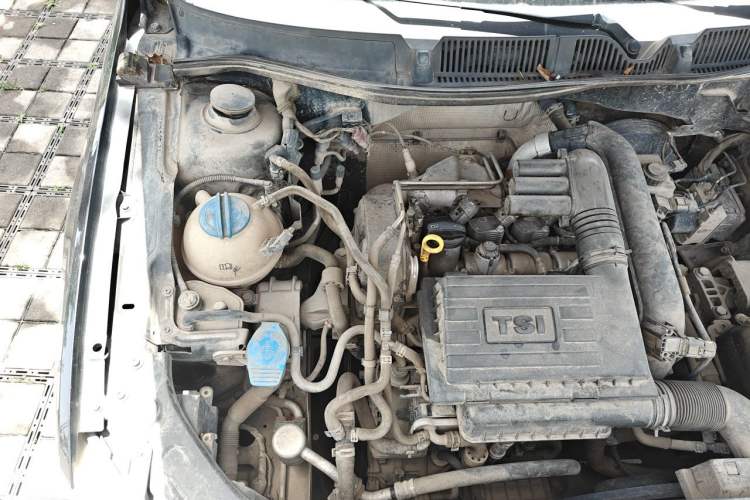 Used Volkswagen Lavida 2014 1.4TSI DSG 30th Anniversary Edition Engine Bay Right