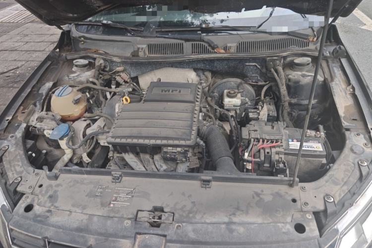 Used Volkswagen Lavida 2014 1.6L Automatic Sport Edition Engine Bay