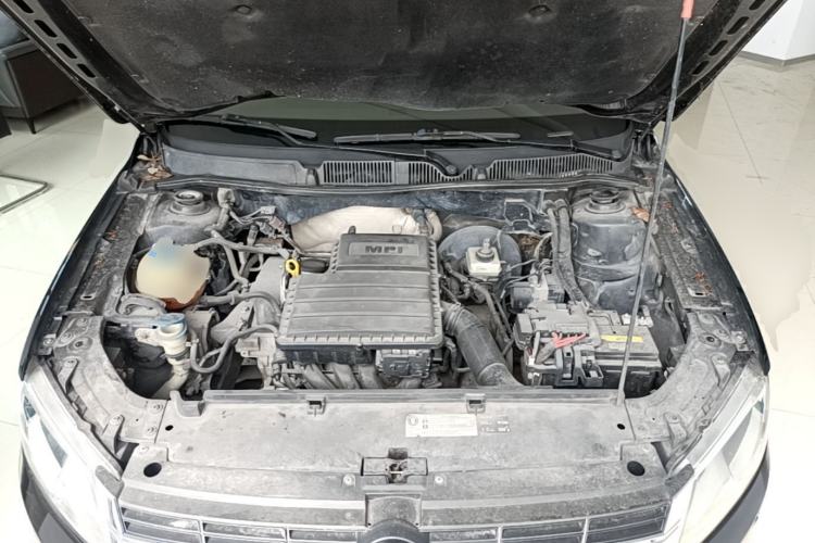 Used Volkswagen Lavida 2014 1.6L Automatic Sport Edition Engine Bay