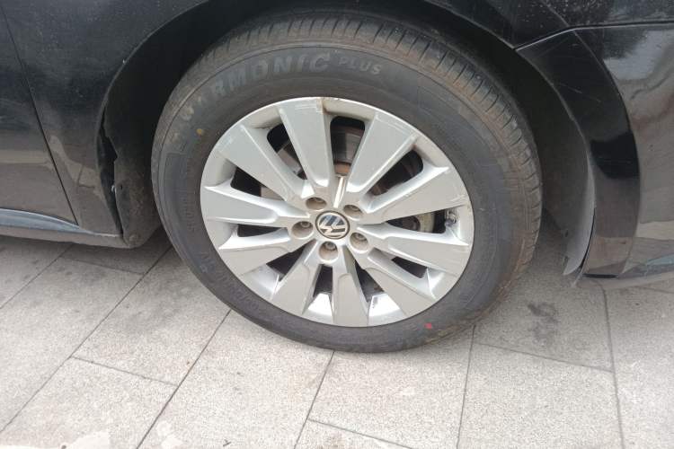 Used Volkswagen Lavida 2014 1.6L Automatic Sport Edition Exterior 4