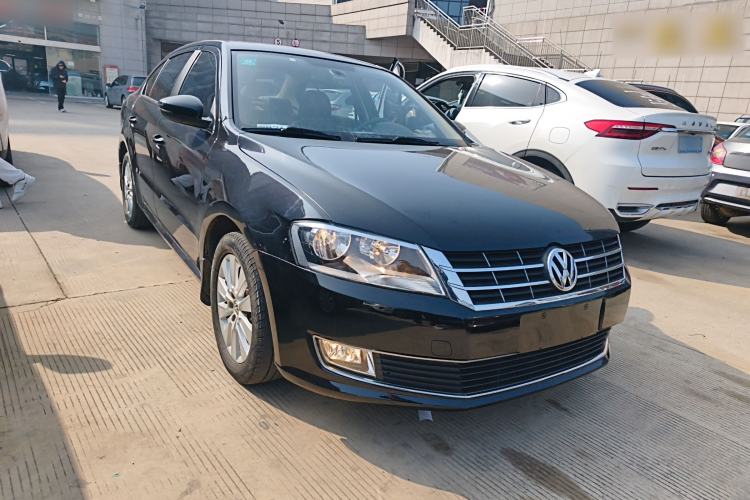 Used Volkswagen Lavida 2014 1.6L Automatic Sport Edition Front Right 45 Deg