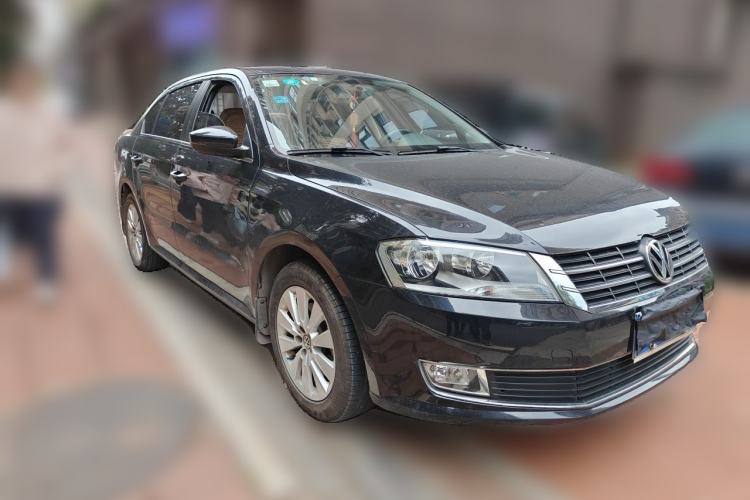 Used Volkswagen Lavida 2014 1.4TSI DSG 30th Anniversary Edition Front Right 45 Deg