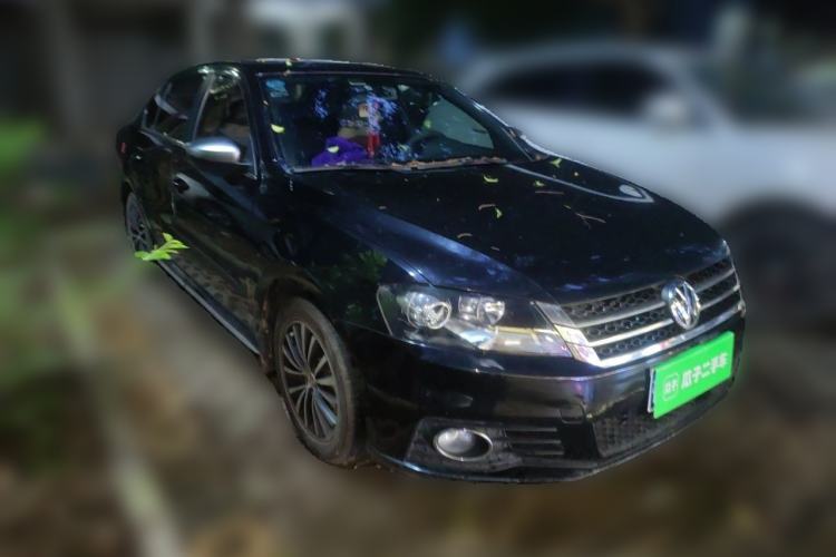 Used Volkswagen Lavida 2014 1.4TSI DSG Sport Edition Front Right 45 Deg