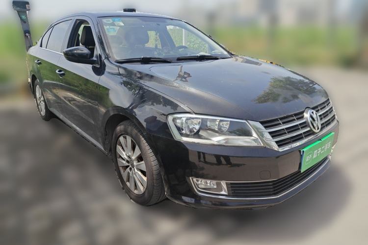Used Volkswagen Lavida 2014 1.4TSI DSG 30th Anniversary Edition Front Right 45 Deg