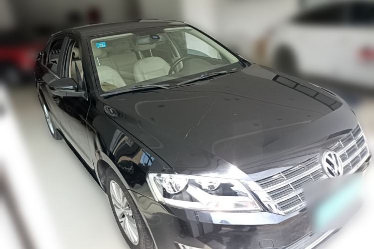 Used Volkswagen Lavida 2014 1.6L Automatic Sport Edition Front Right 45 Deg