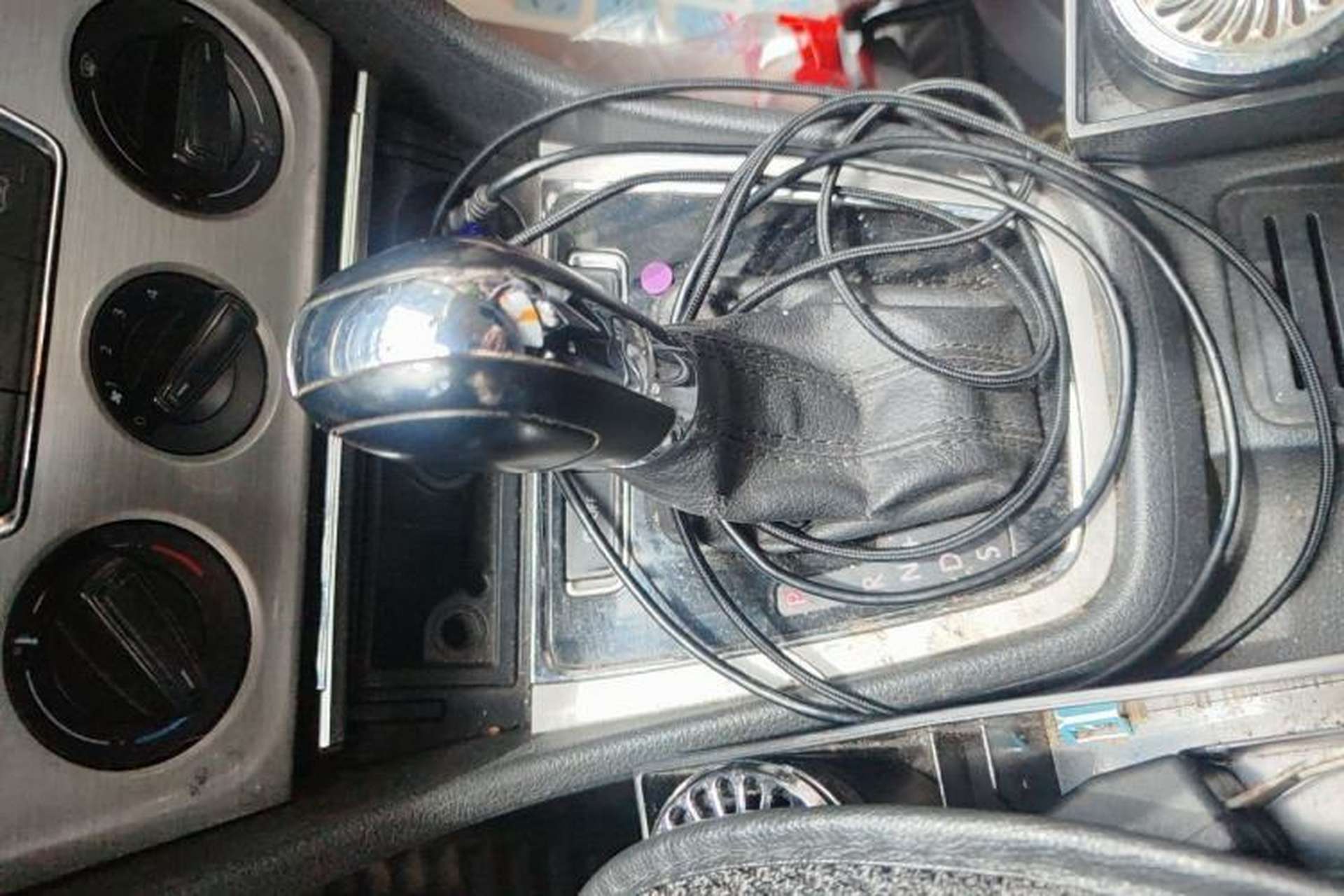Used Volkswagen Lavida 2014 1.6L Automatic Sport Edition Gear Lever