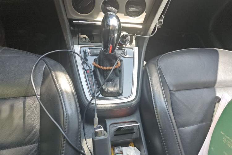 Used Volkswagen Lavida 2014 1.4TSI DSG 30th Anniversary Edition Gear Lever