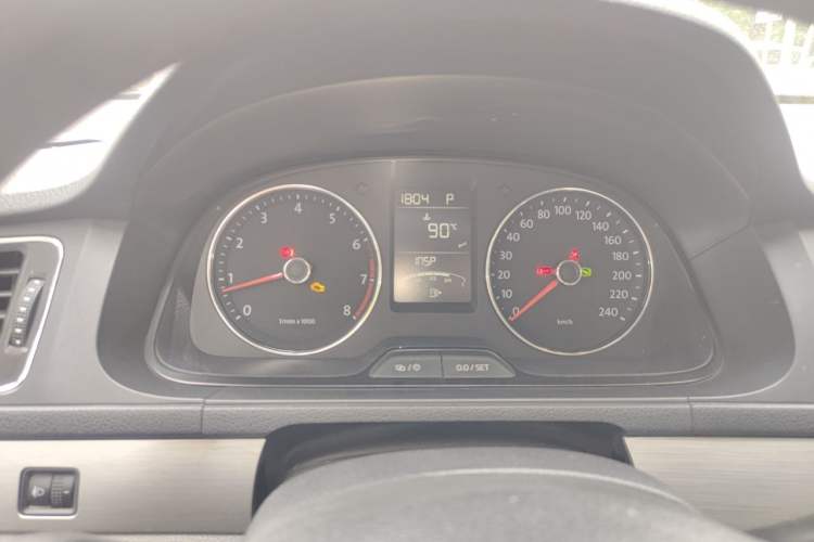 Used Volkswagen Lavida 2014 1.6L Automatic Sport Edition Instrument Cluster